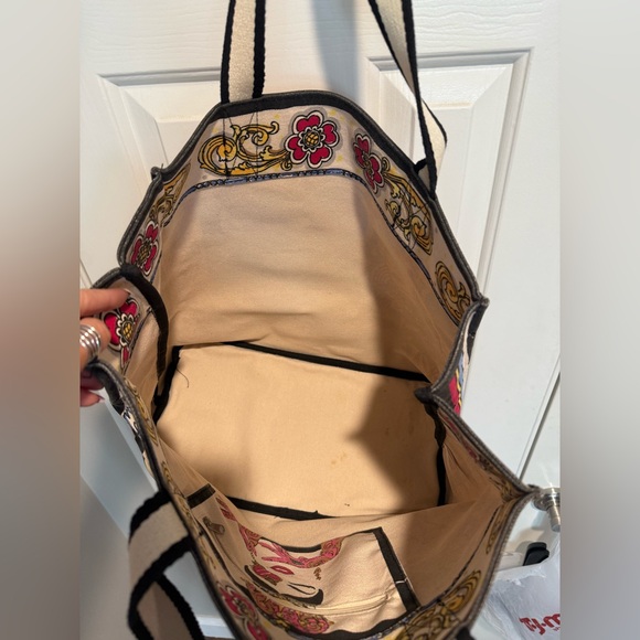 Brighton Queen Canvas Tote - Picture 7 of 8